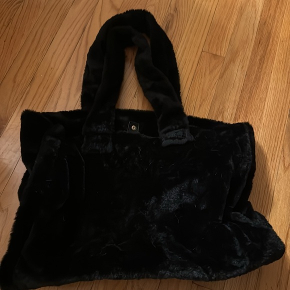 Urban Expressions Black Furry tote - Picture 4 of 4